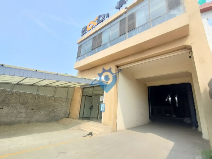 河北省任丘市厂房车间出租，1400多平，路边二层办公楼。